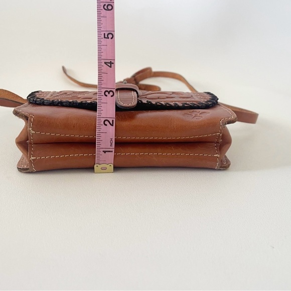 Patricia Nash Bag Torri Tooled Leather Clutch Convertible Crossbody Floral Tan - Picture 13 of 15